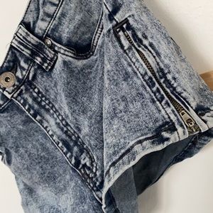 Shorts with side zippers.